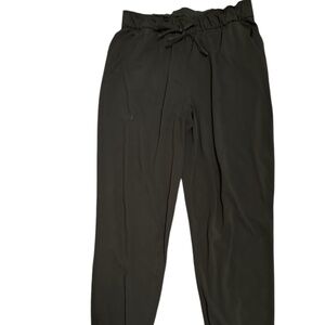 Lululemon ON the Fly Jogger Size 12 Black